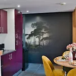 The Purple - Duplex - Center * מולהאוס